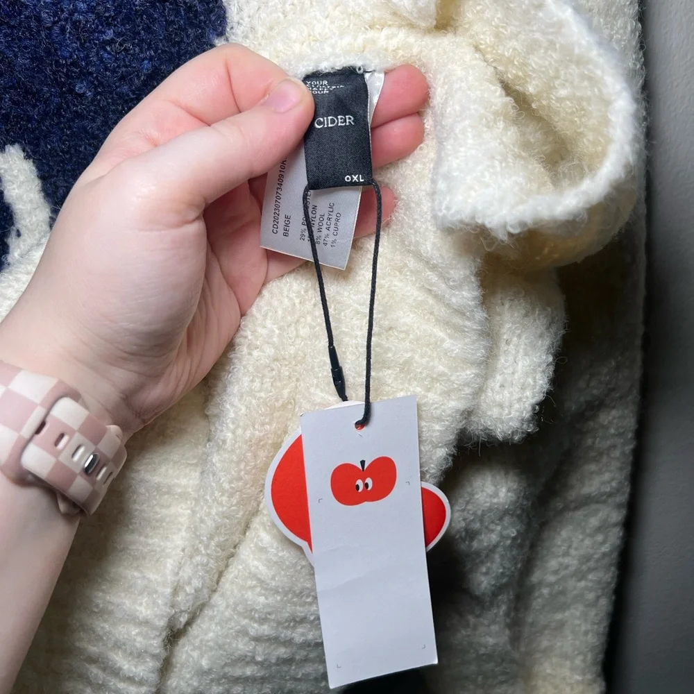 Cider Cream Sweater with Black Cat - Picture 3 of 4